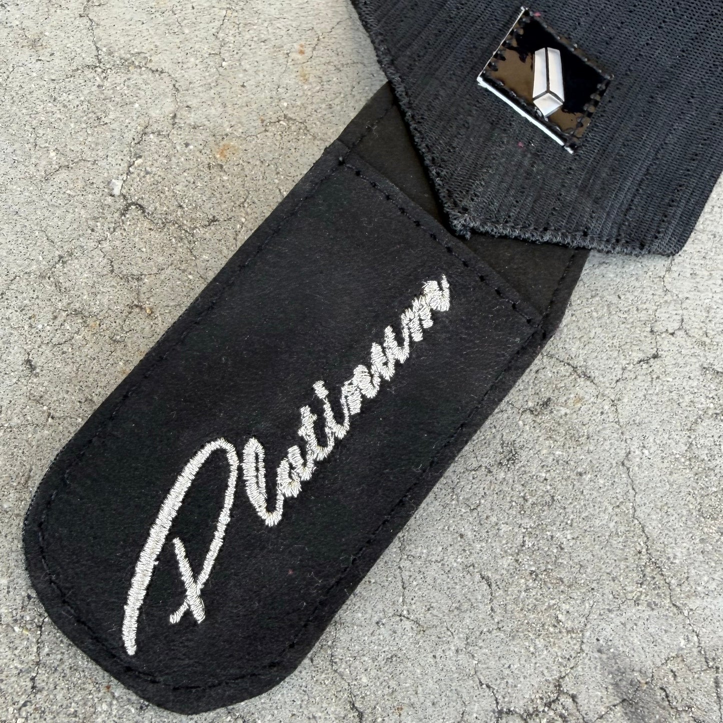PLTM Pro Sliding Mitt (Black/Platinum)