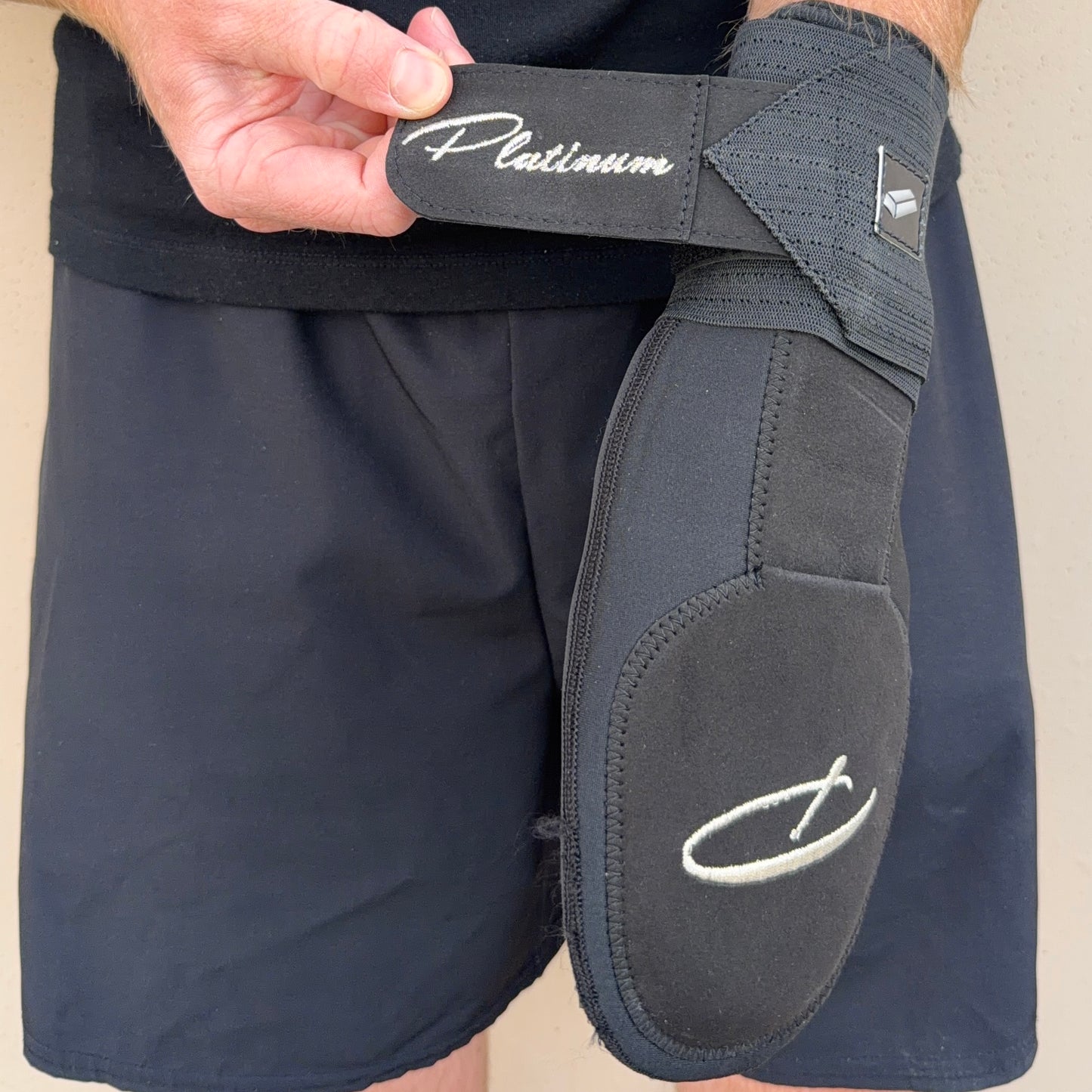 PLTM Pro Sliding Mitt (Black/Platinum)