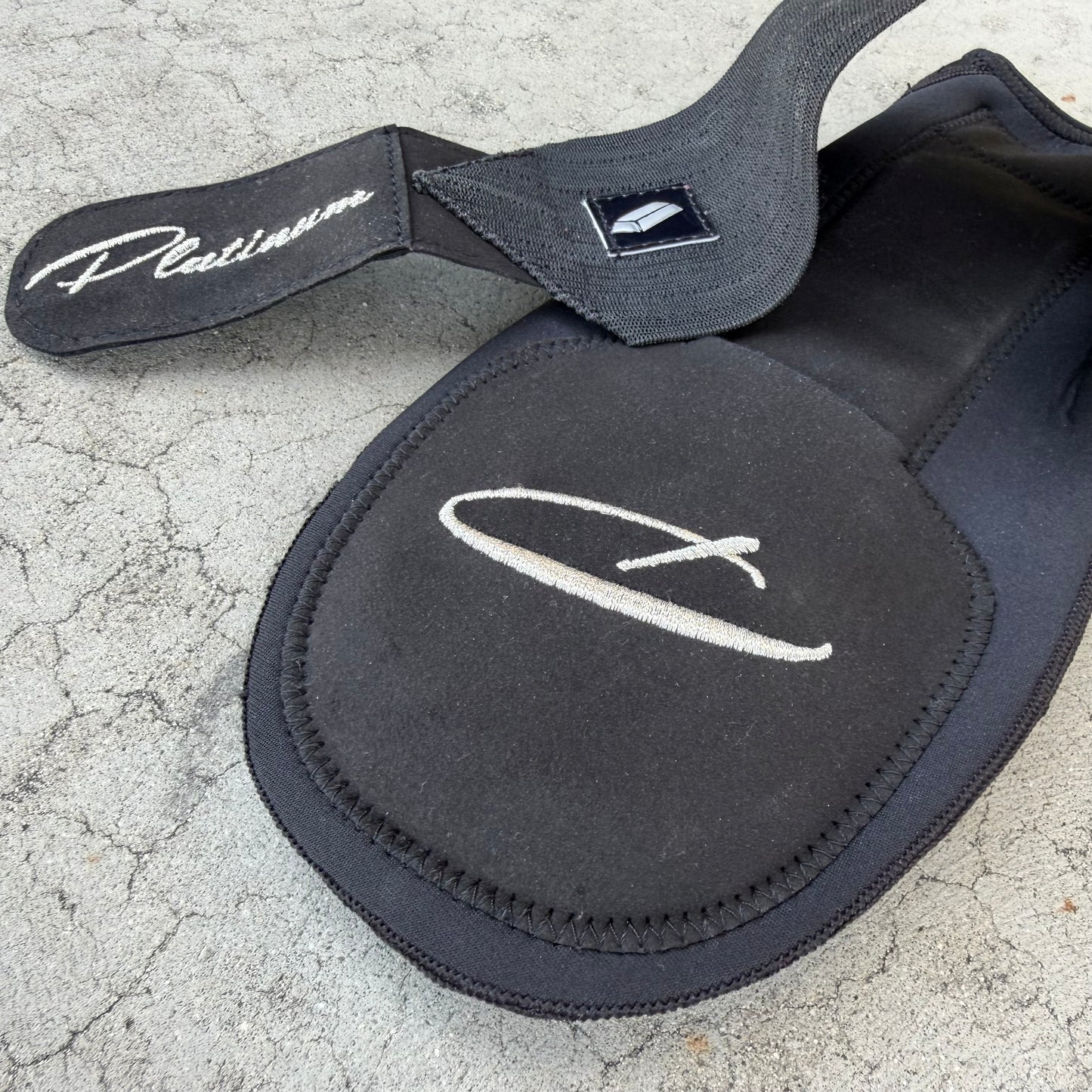 PLTM Pro Sliding Mitt (Black/Platinum)