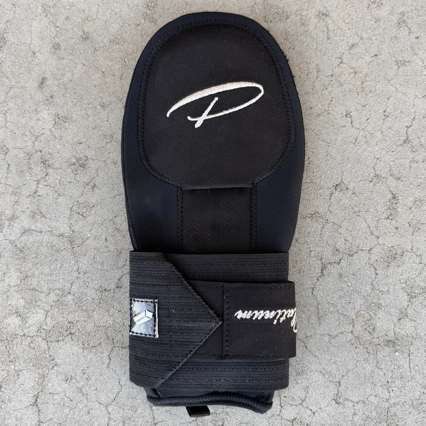 PLTM Pro Sliding Mitt (Black/Platinum)